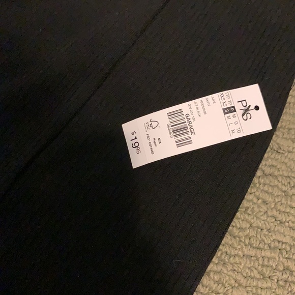 Black mini skirt - Picture 6 of 7